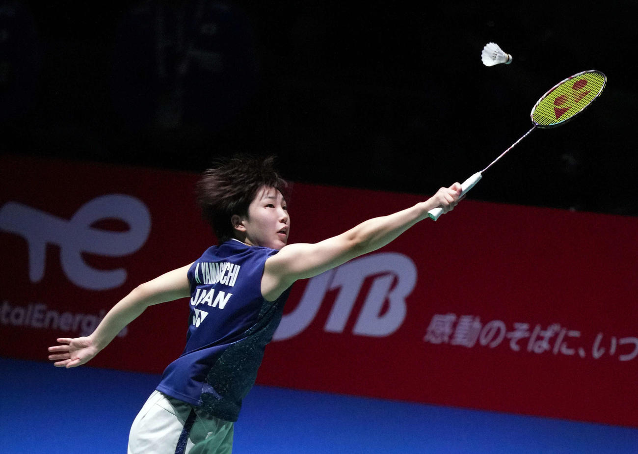女子シングルス準決勝でプレイする山口（撮影・滝沢徹郎）