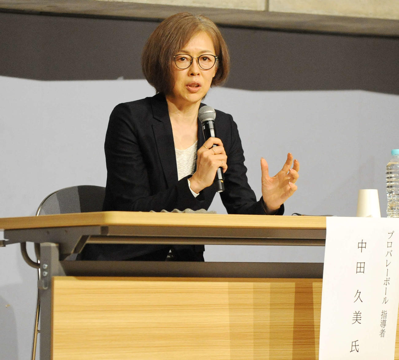 トークイベントで語る中田氏　