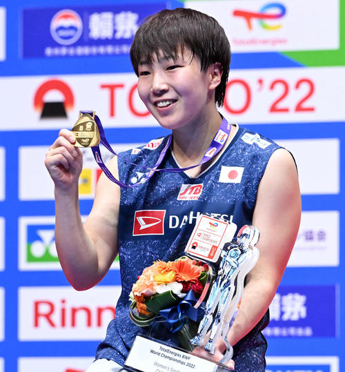 バドミントンヨネックスユニフォーム日本代表Lサイズ山口茜勝山高校 バドミントン】山口茜が女子シングルス日本人初の世界選手権連覇「集中