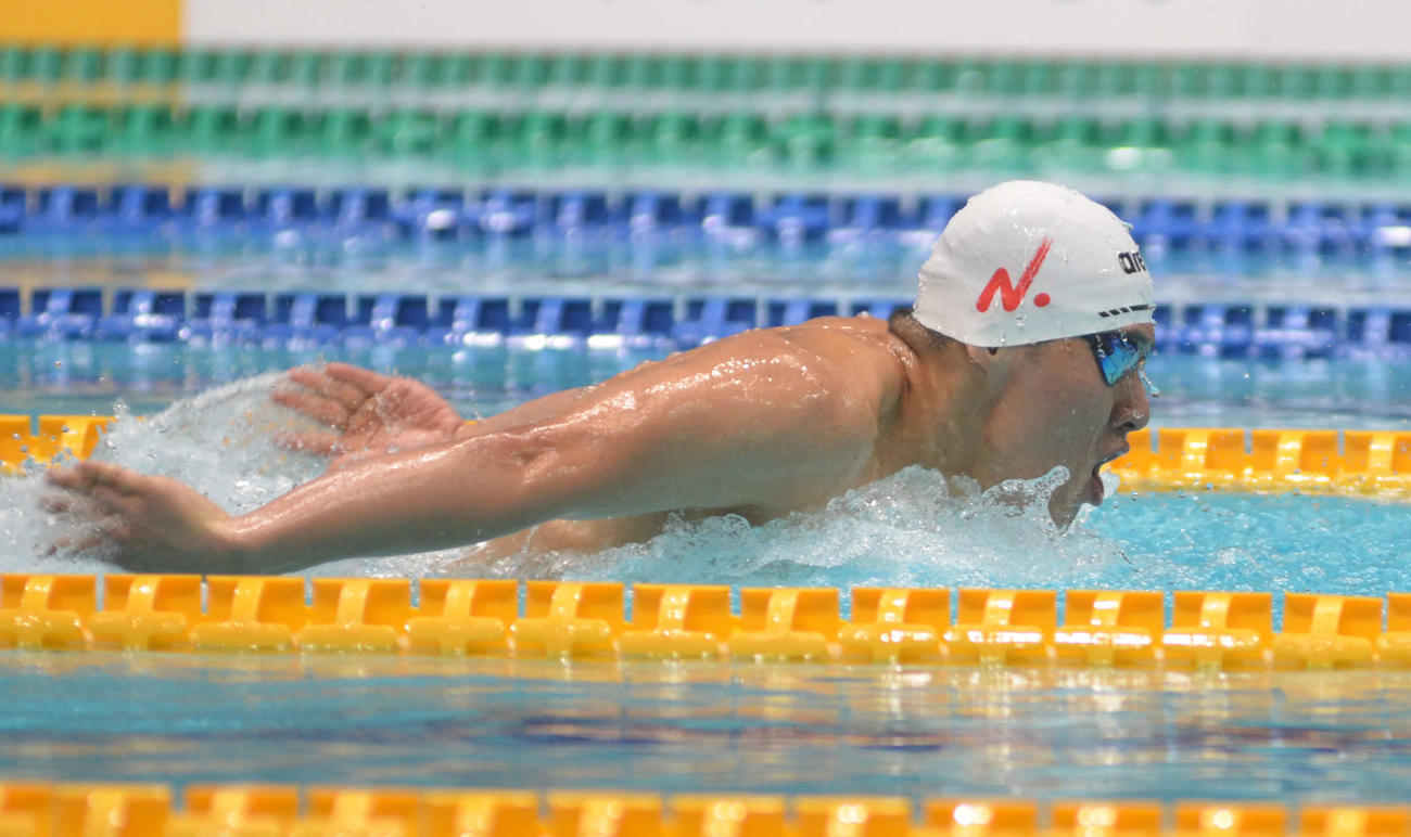 男子200メートルバタフライ予選を全体1位で通過した本多灯（撮影・吉池彰）
