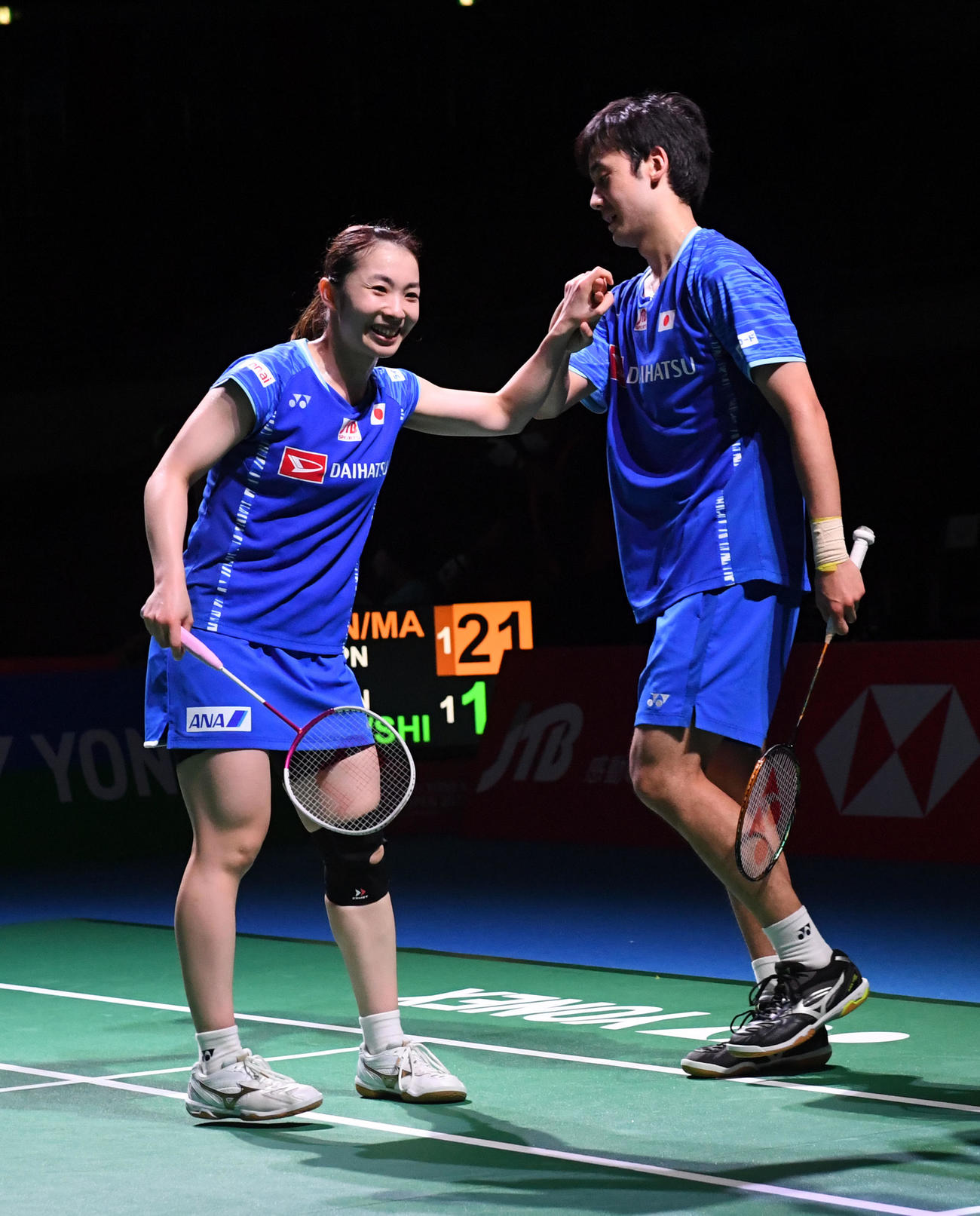 混合ダブルスで山下・篠谷ペアを破った金子・松友ペア（撮影・前岡正明）