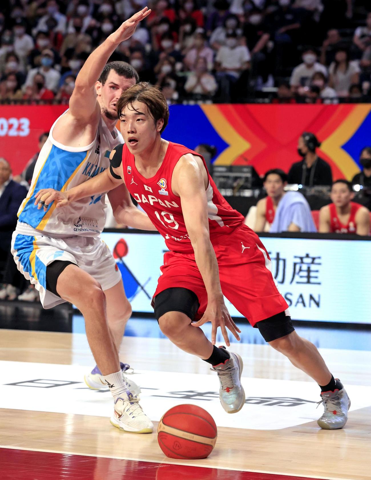 第2クオーター、攻め込む西田