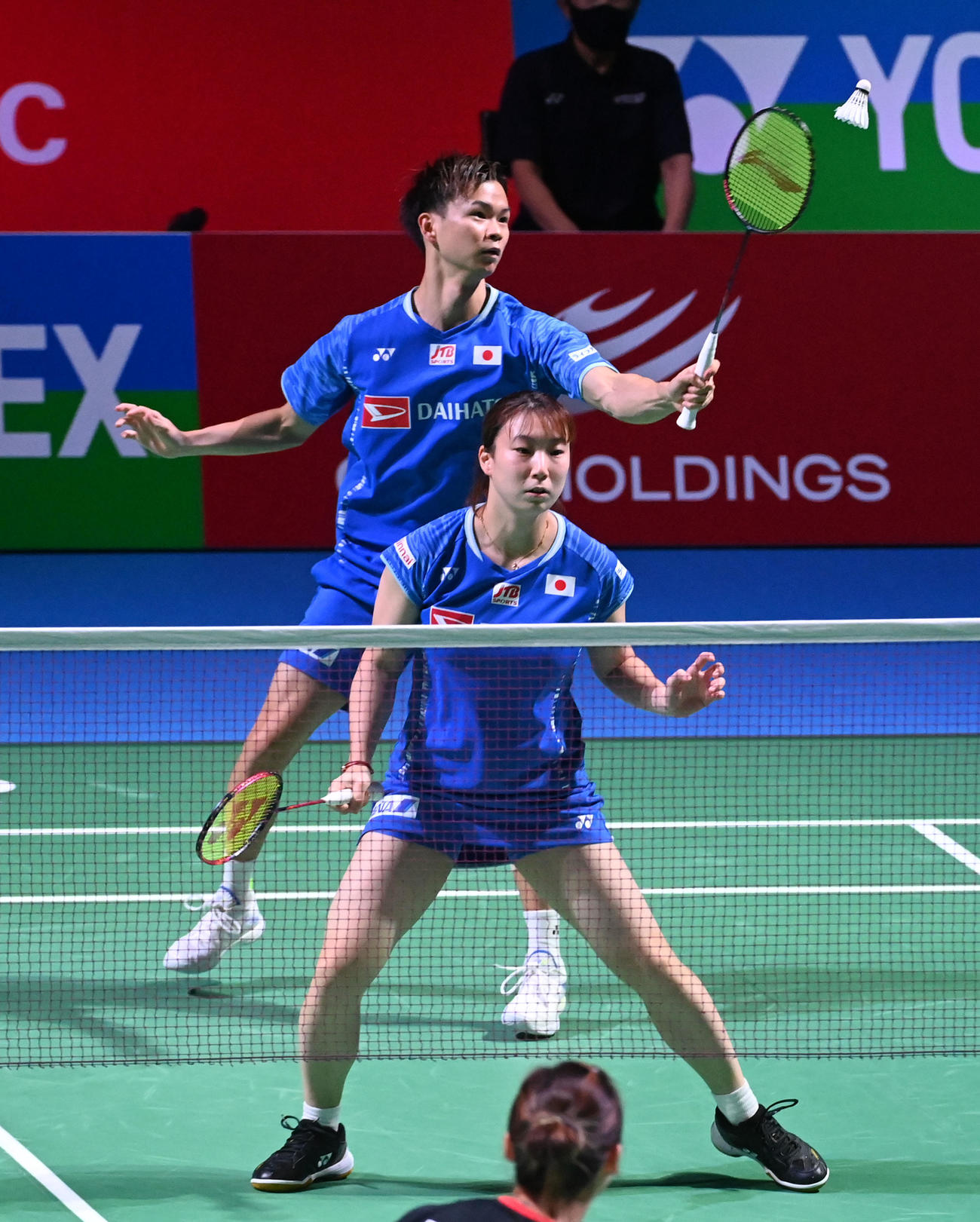 混合ダブルス、ホンコン・チャイナペアを破りベスト4進出を決めた渡辺勇大・東野有紗組（撮影・前岡正明）