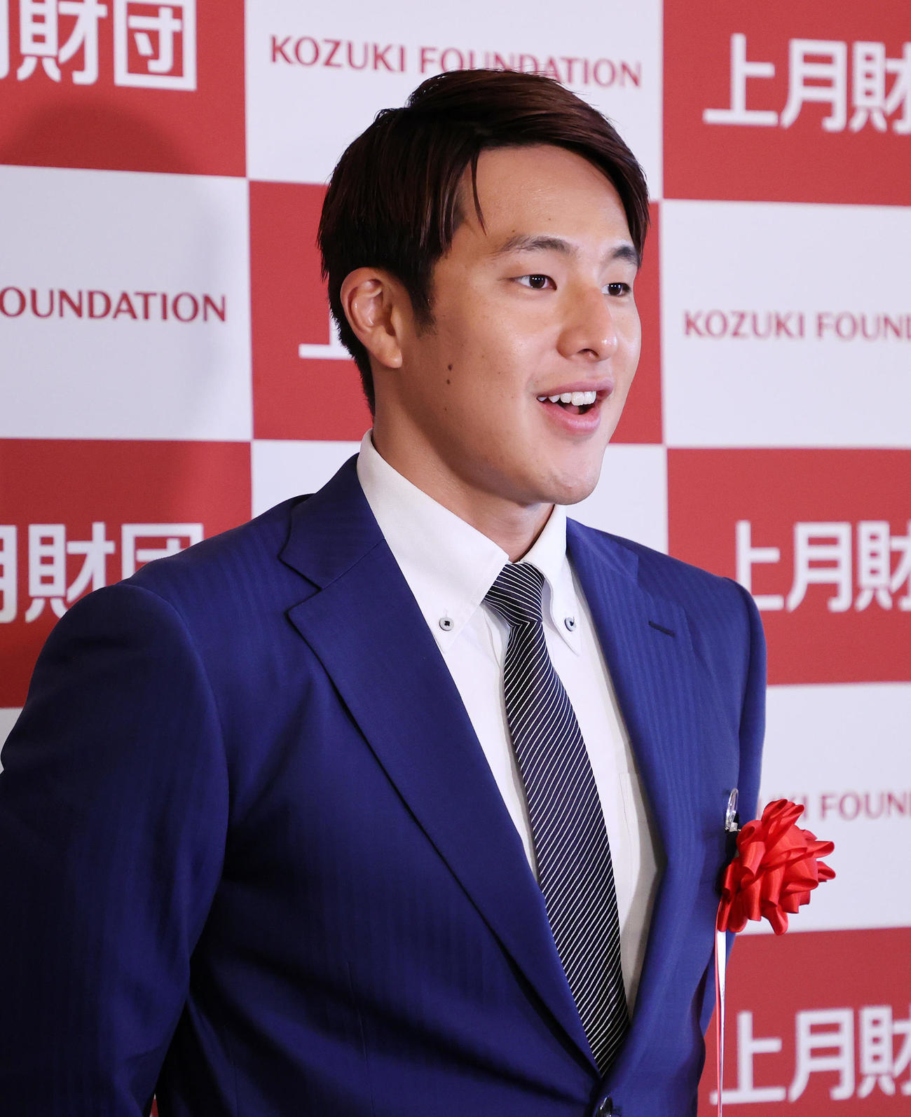 報道陣の質問に答える瀬戸（撮影・鈴木正人）