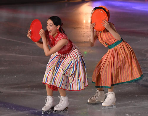 浅田真央さん新アイスショー「BEYOND」初日「胸がいっぱい」初披露ペア