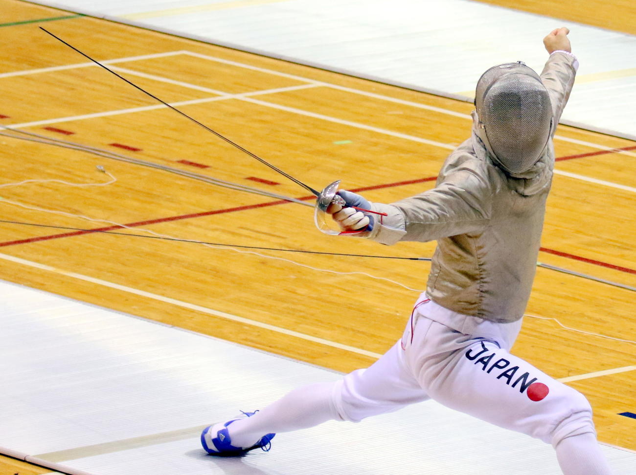 フェンシング全日本選手権　男子サーブルで決勝進出を決めた吉田健人（撮影・木下淳）