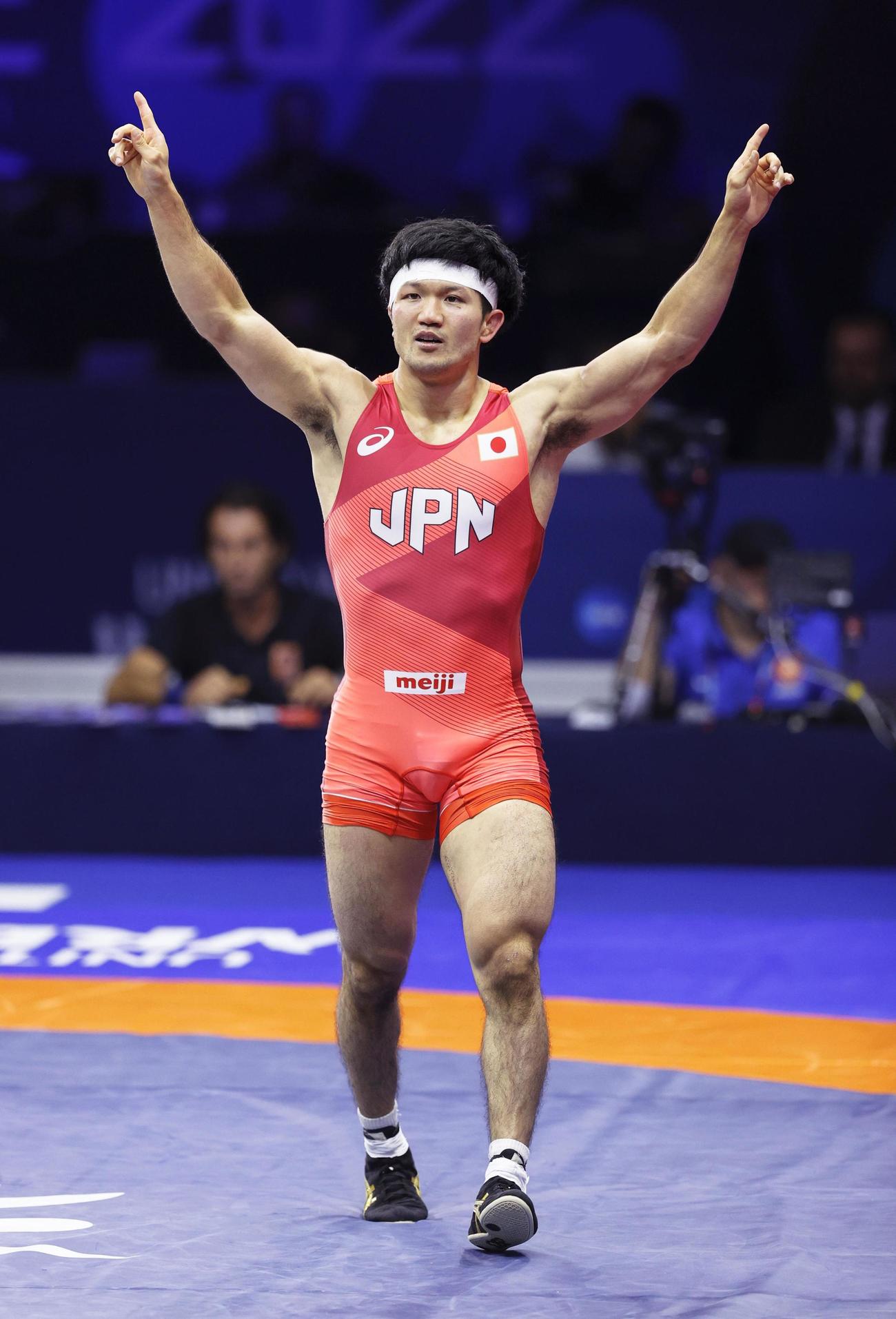 男子フリー70キロ級で優勝し、喜ぶ成国大志（共同）