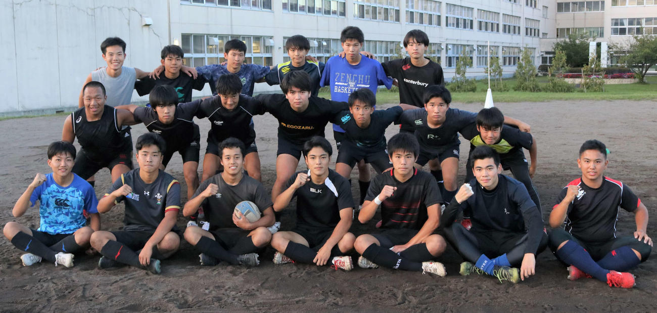 8年ぶりに単独出場を果たした札幌清田のメンバー（撮影・石井翔太）