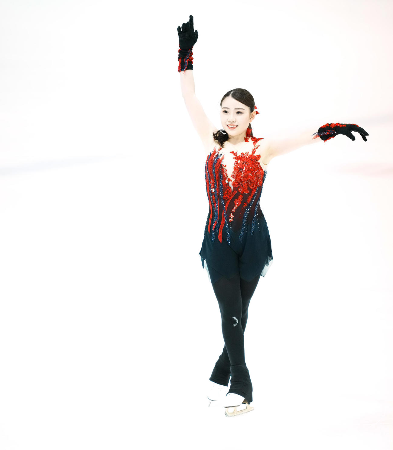女子SPの演技を終え笑顔を見せる紀平（撮影・垰建太）