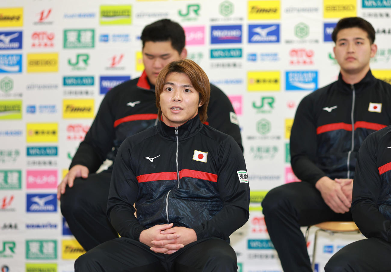 柔道全日本代表合宿記者会見　会見で意気込みを話す阿部一二三（代表撮影）