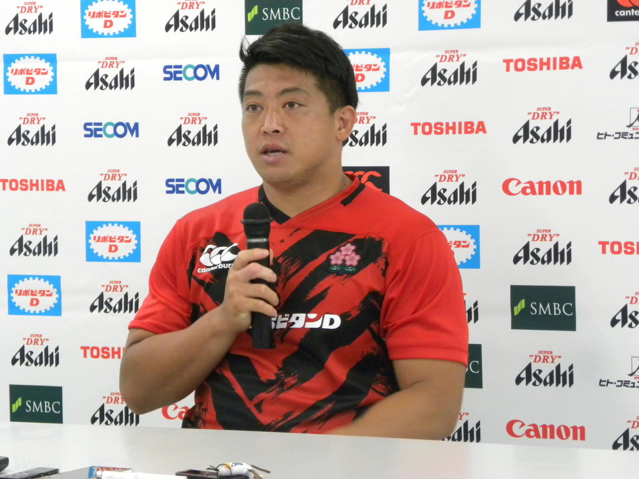 オーストラリアA戦に向けて思いを語るJAPAN XVのフッカー坂手主将（撮影・松本航）