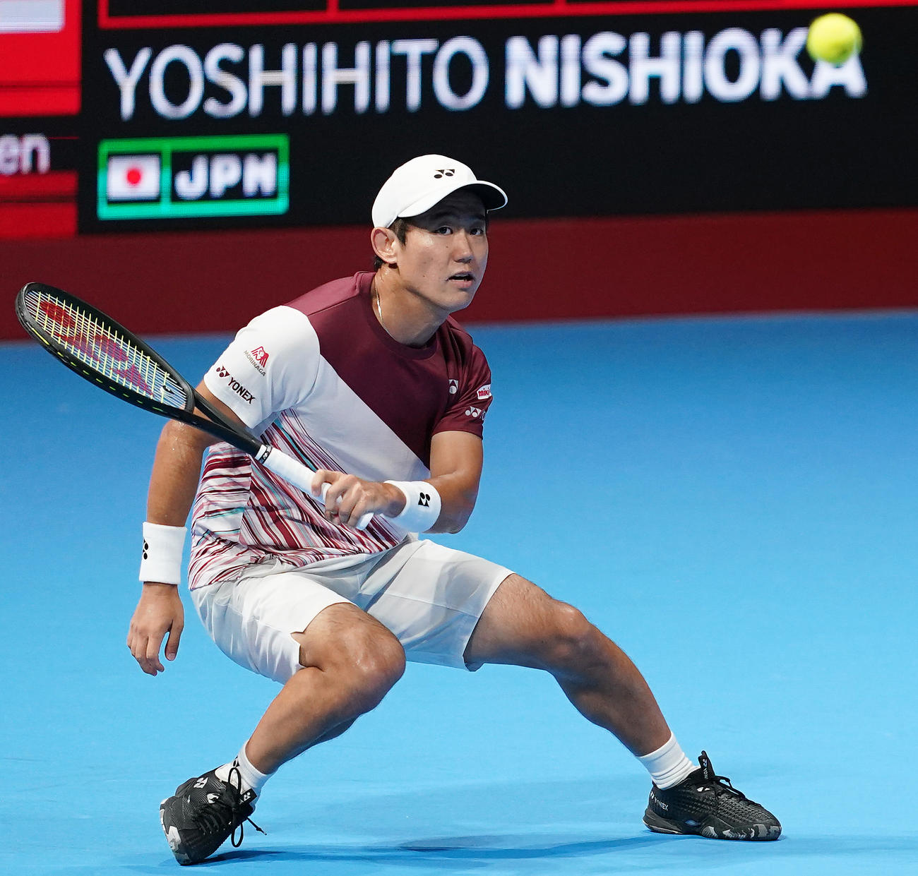 西岡良仁対ミオミル・ケツマノビッチ　強烈なショットに食らいつく西岡（撮影・垰建太）