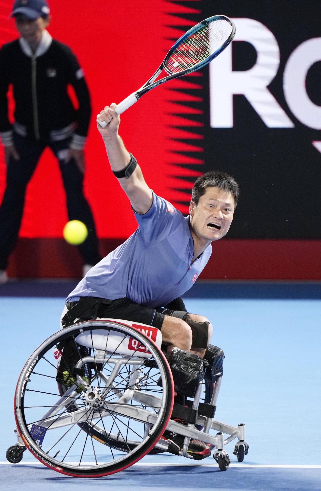 車いすの部シングルス決勝でプレーする国枝慎吾（共同）