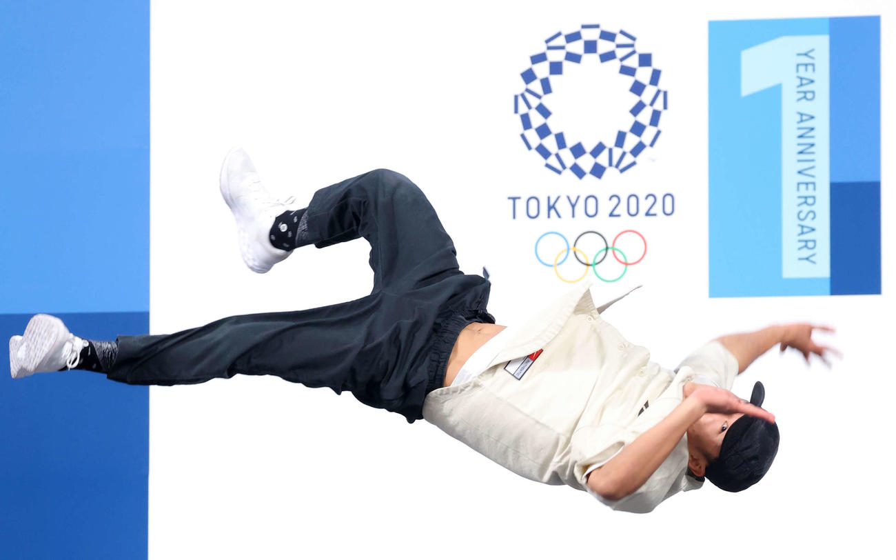2024パリ五輪新種目のブレイキンバトルを披露するSHIGEKIXこと半井（撮影・河田真司）