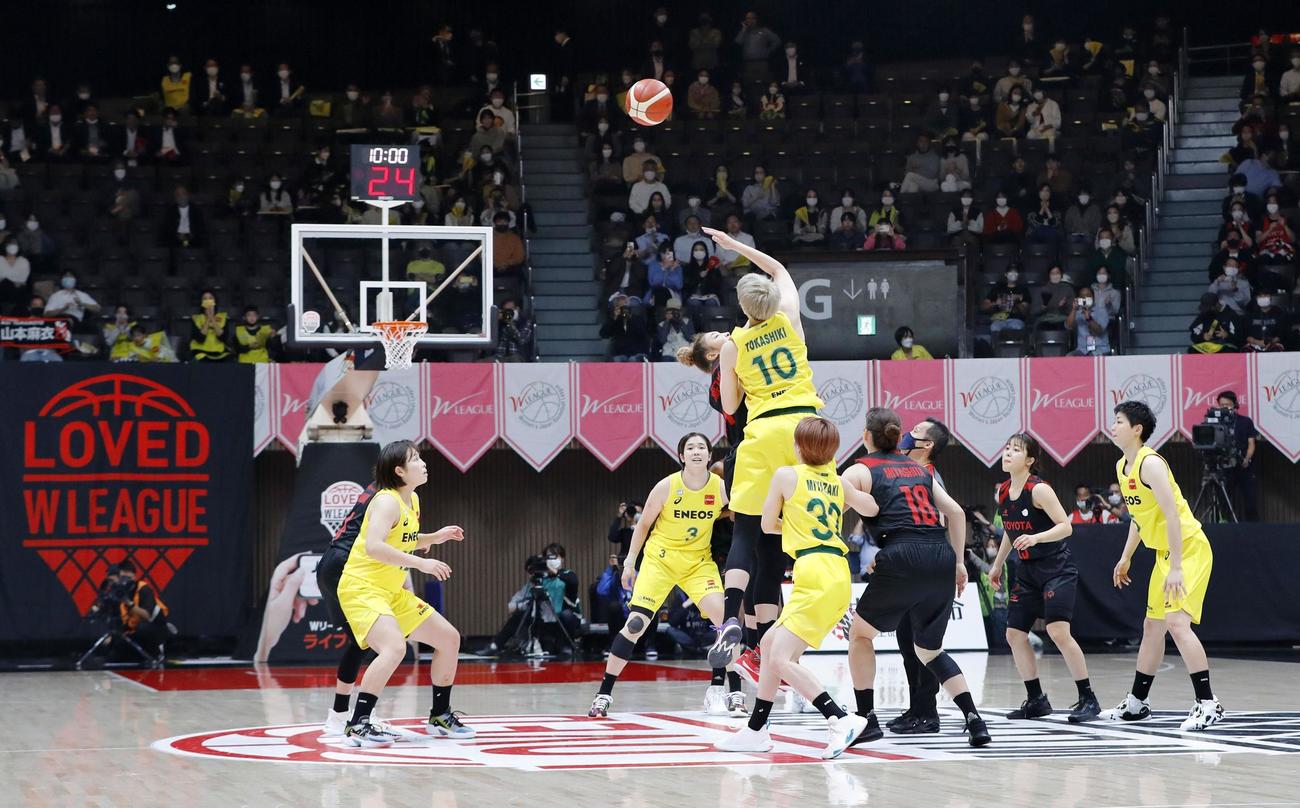 バスケットボール女子のWリーグの開幕戦で対戦する、トヨタ自動車とENEOS（共同）
