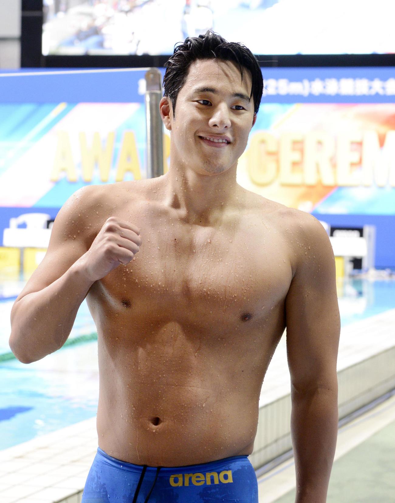 男子200 メートル 個人メドレーで優勝し、笑顔の瀬戸大也（共同）
