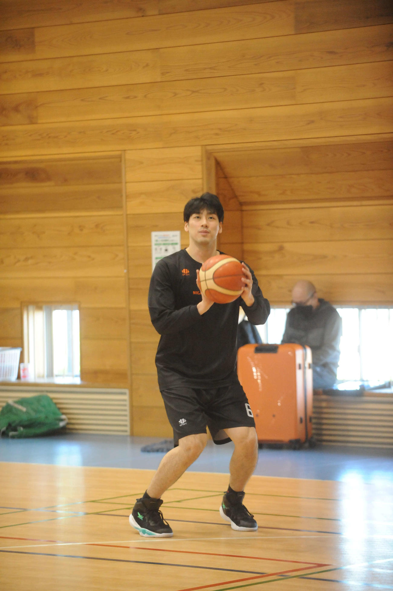 前日練習でシュートを打ち込む玉木