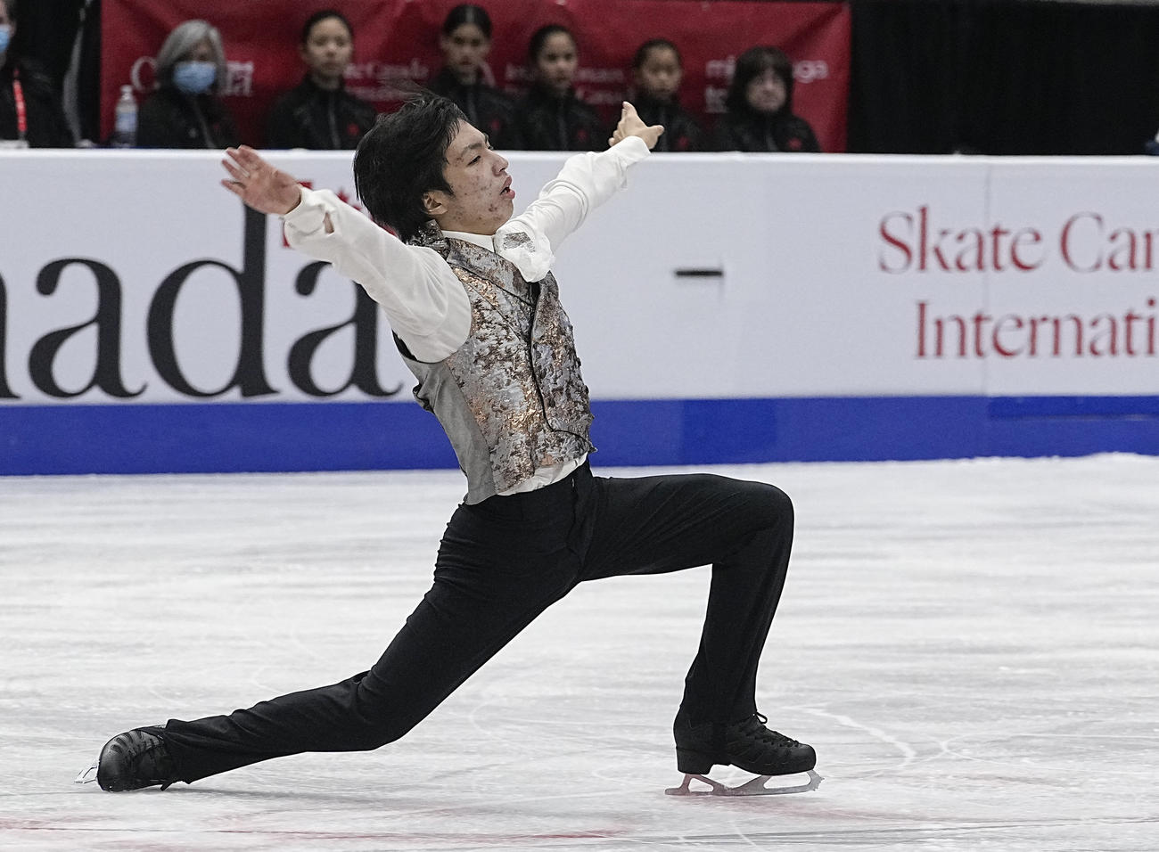 グランプリ（GP）シリーズ第2戦スケートカナダ　男子フリーで演技する三浦佳生（ロイター）