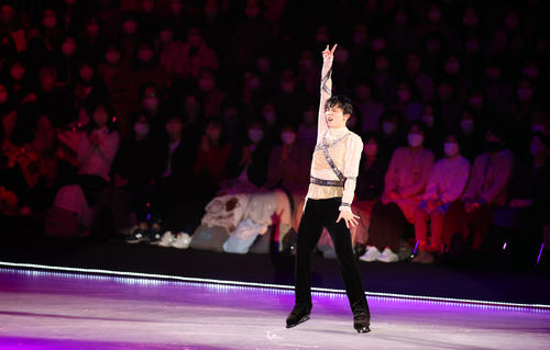 プロ転向後初の単独アイスショー「プロローグ」で熱演する羽生結弦さん（撮影・狩俣裕三）
