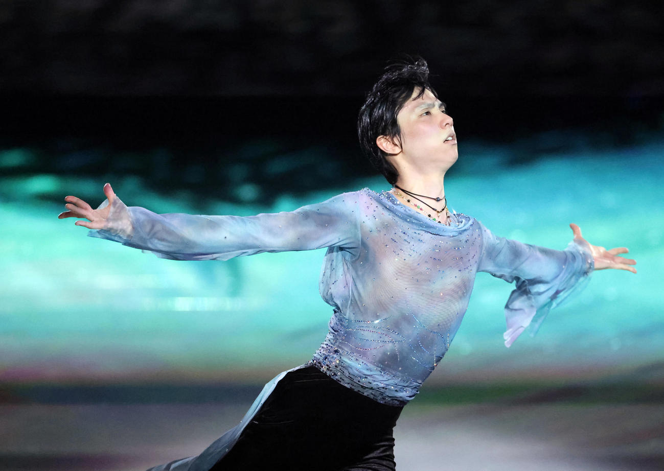 プロ転向後初の単独アイスショー「プロローグ」で熱演する羽生結弦さん（撮影・狩俣裕三）