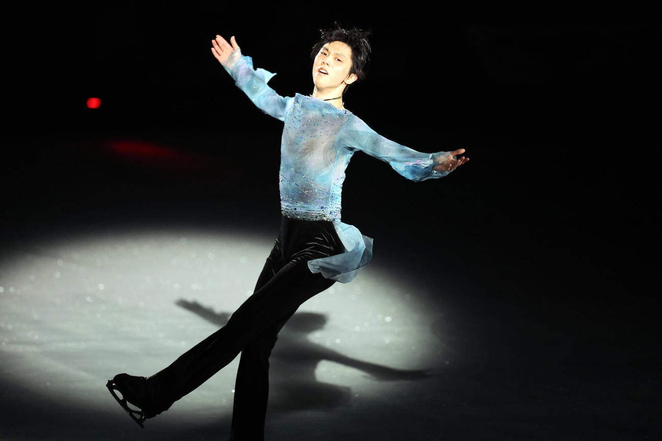 プロ転向後初の単独アイスショー「プロローグ」で熱演する羽生結弦さん（撮影・狩俣裕三）