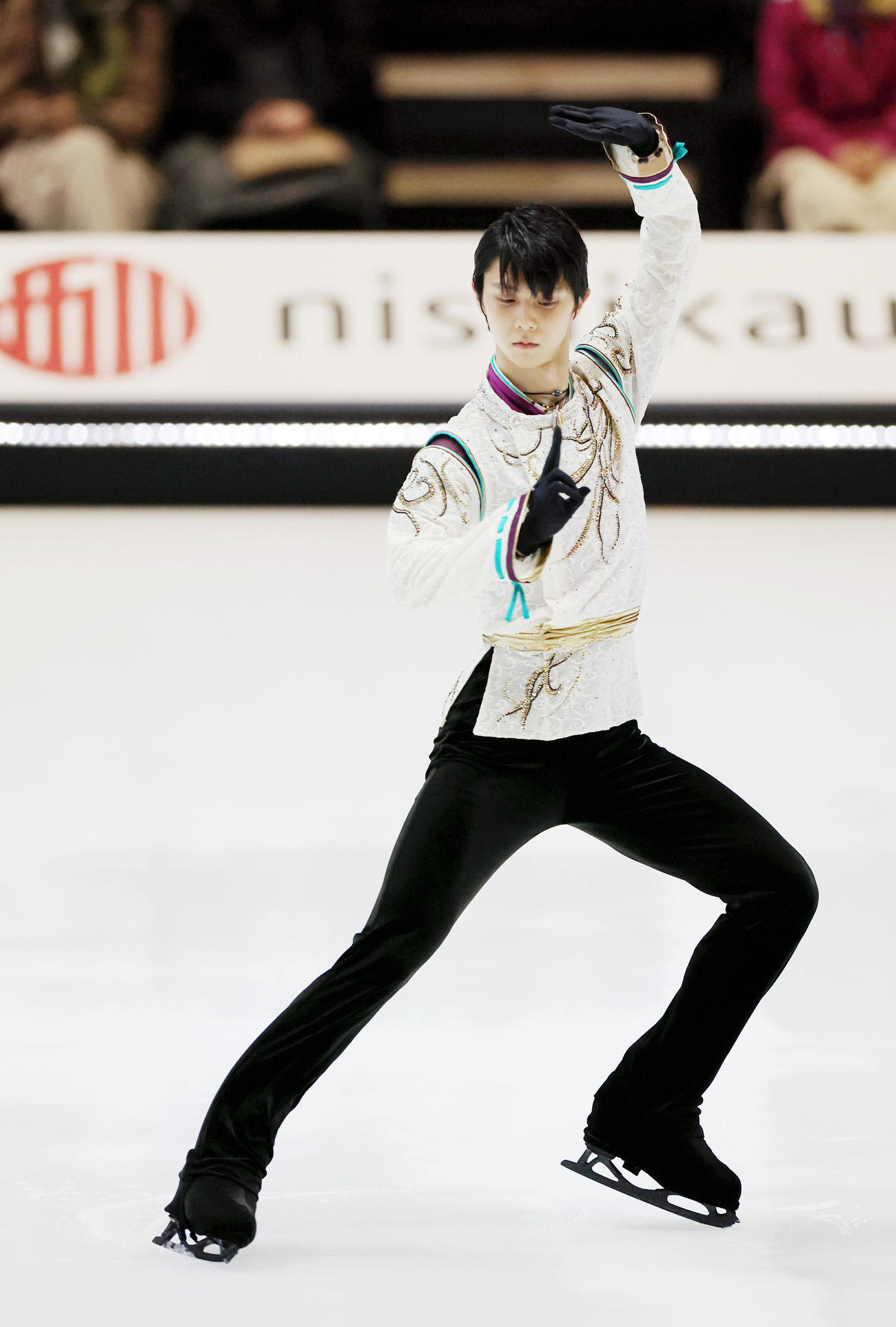 「SEIMEI」を演技する羽生結弦さん（撮影・狩俣裕三）