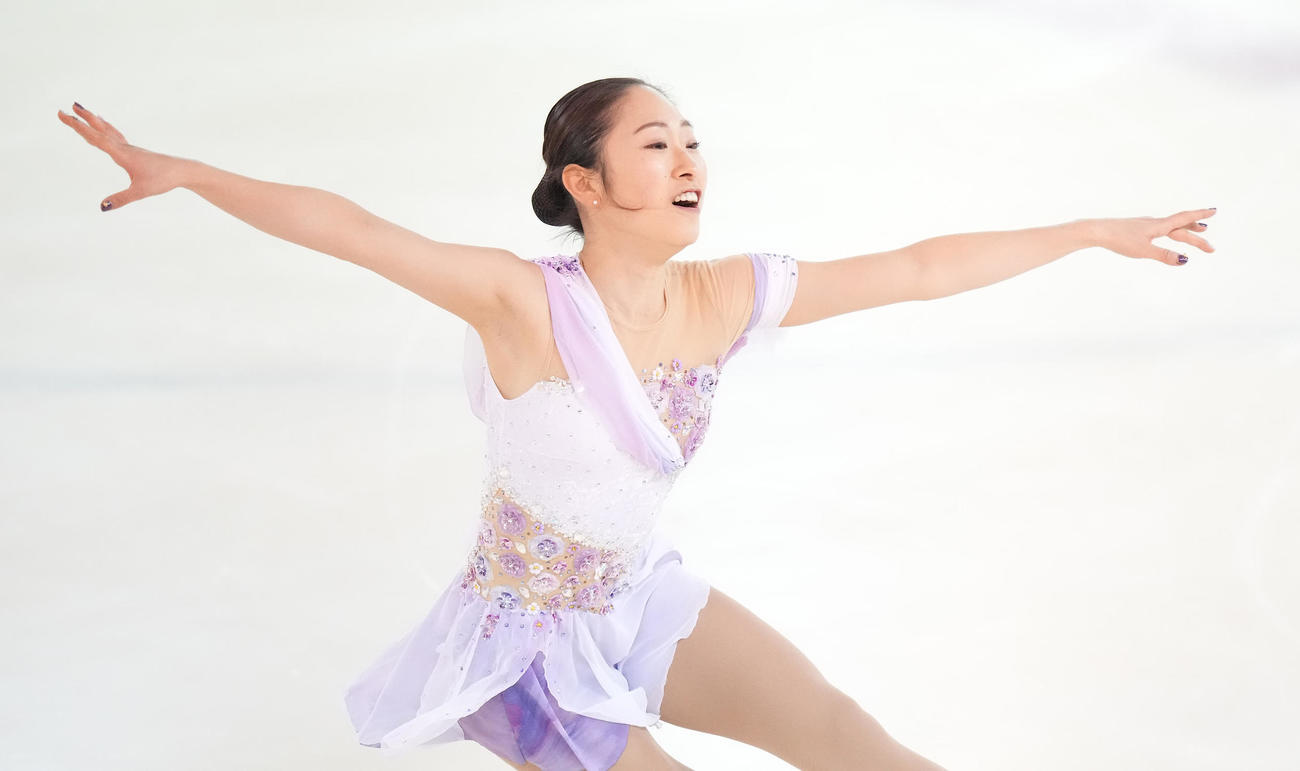 女子フリー　華麗に演技する佐藤（撮影・鈴木みどり）