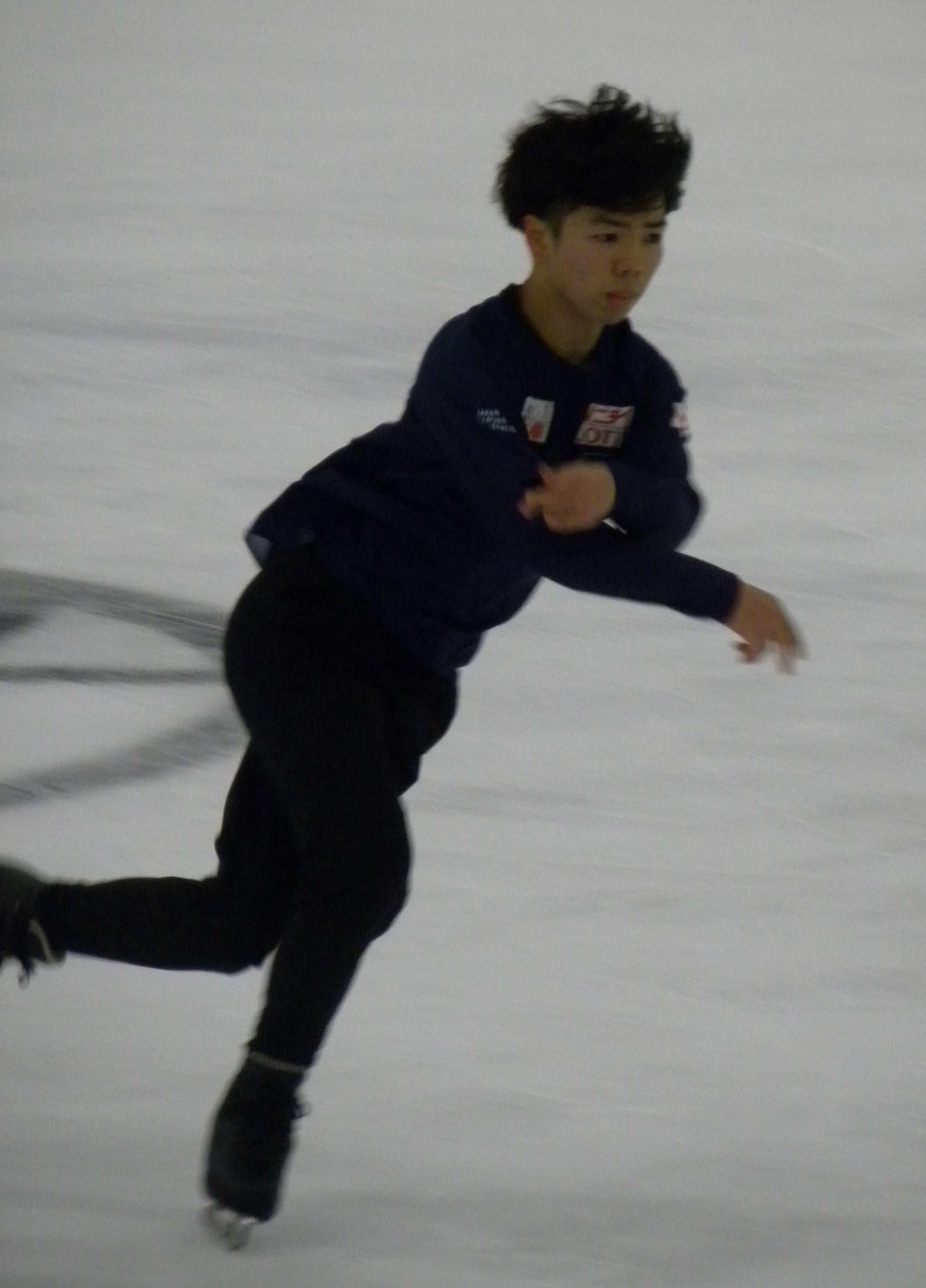 公式練習に臨んだ佐藤駿（撮影・松本航）