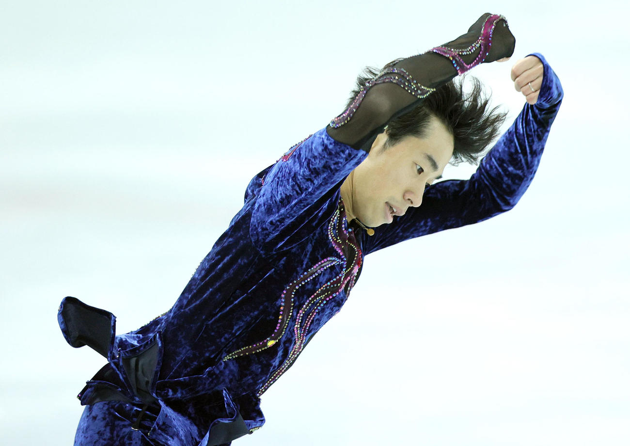 フィギュア国体大阪予選会の成年男子で演技する織田（撮影・上山淳一）