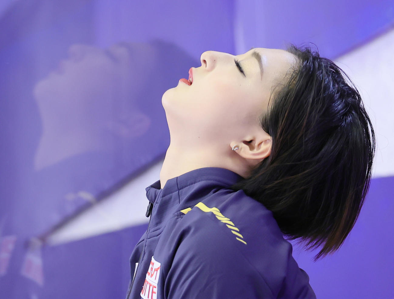 女子SPの演技を終え、悔しがる坂本（撮影・足立雅史）