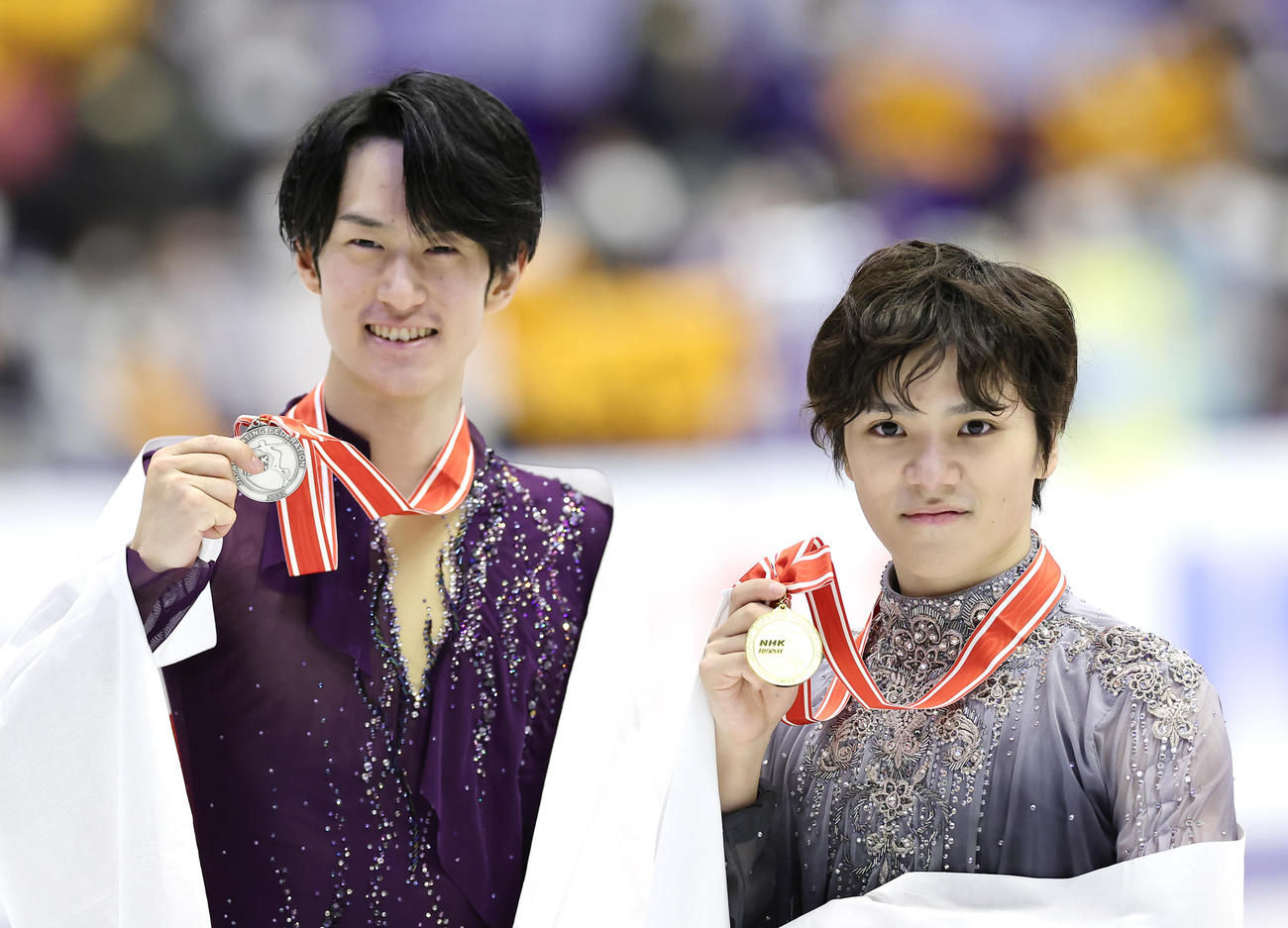 優勝の宇野（右）と2位山本は笑顔で記念撮影（撮影・足立雅史）
