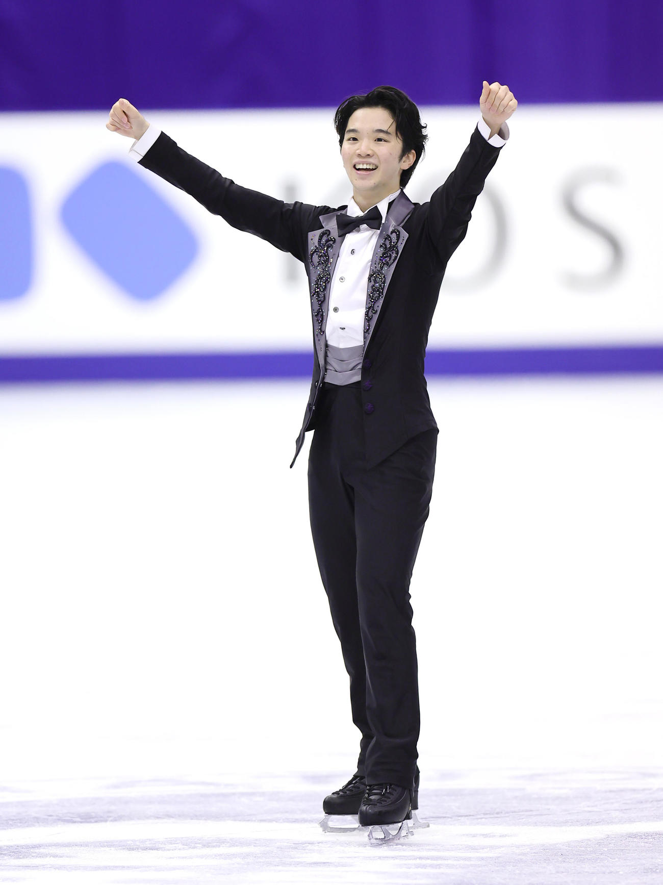男子フリーの演技を終え、笑顔を見せる友野（撮影・足立雅史）