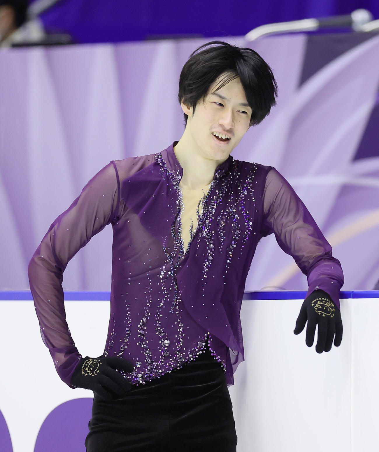 リラックスした様子で公式練習に臨む山本（撮影・足立雅史）