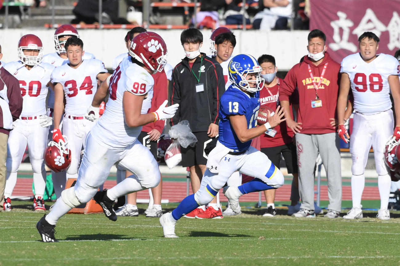 【アメフト】関学大強力ディフェンスで単独V、7年連続甲子園ボウル王手 大村監督「100点」 - スポーツ写真ニュース : 日刊スポーツ