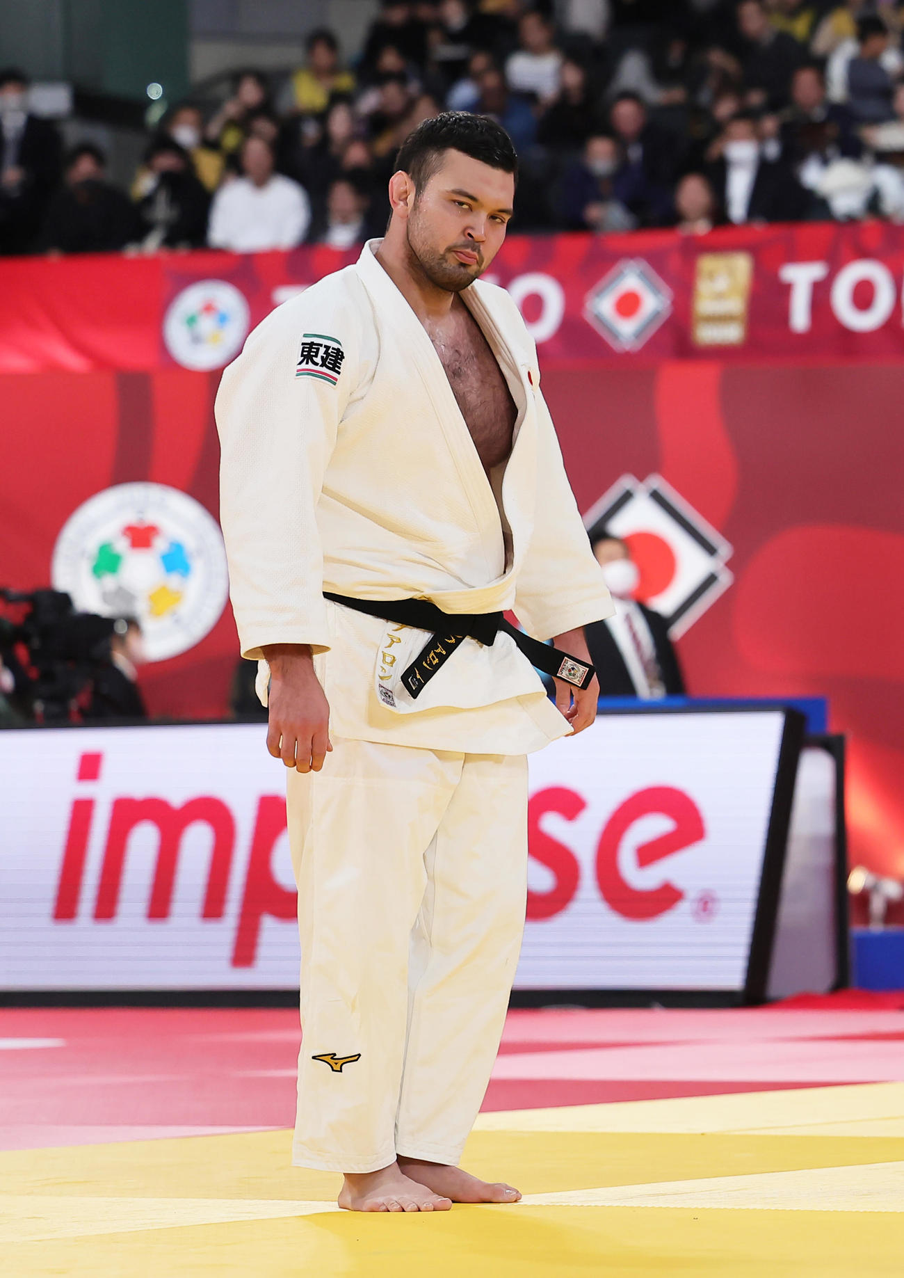 男子100キロ級の初戦で反則負けとなり浮かない表情を見せるウルフ・アロン（撮影・足立雅史）