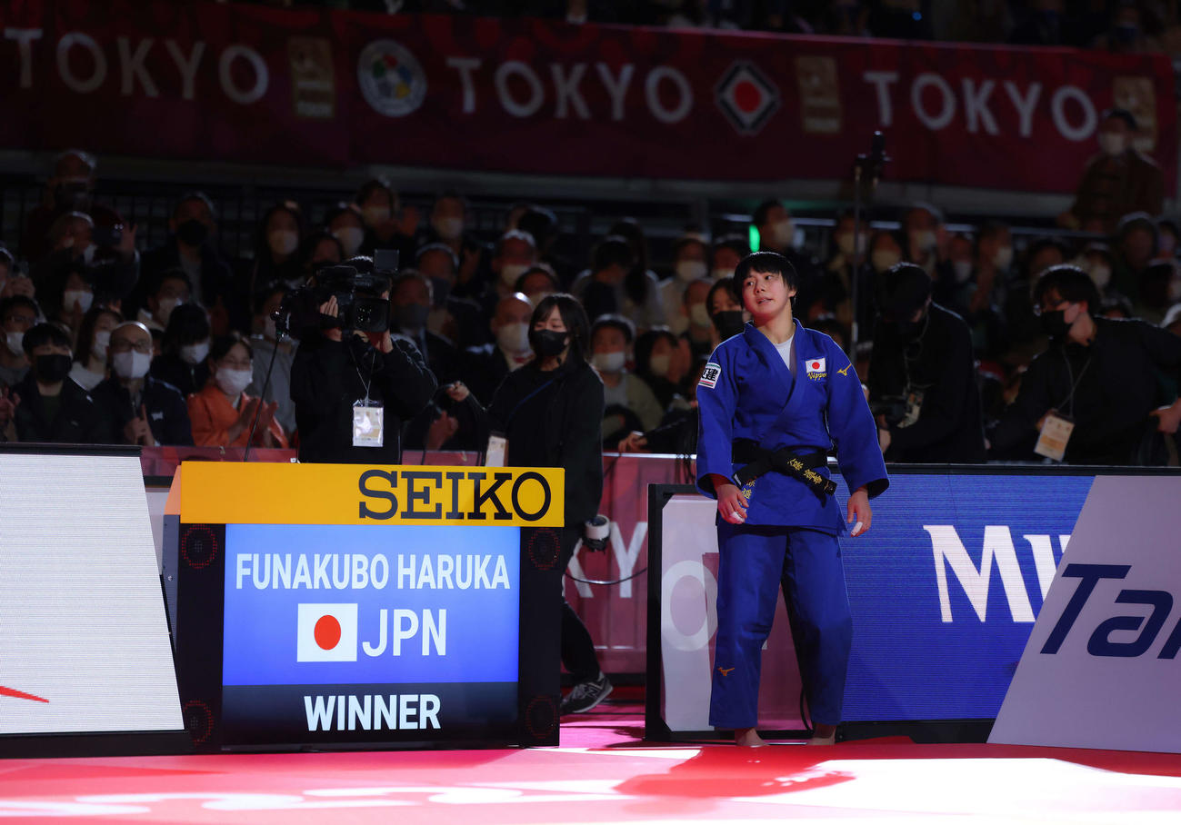 女子57キロ級で優勝を決める舟久保（撮影・河田真司）