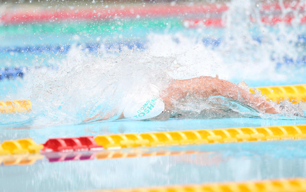 男子50メートル自由形決勝で力泳する塩浦（撮影・宮地輝）