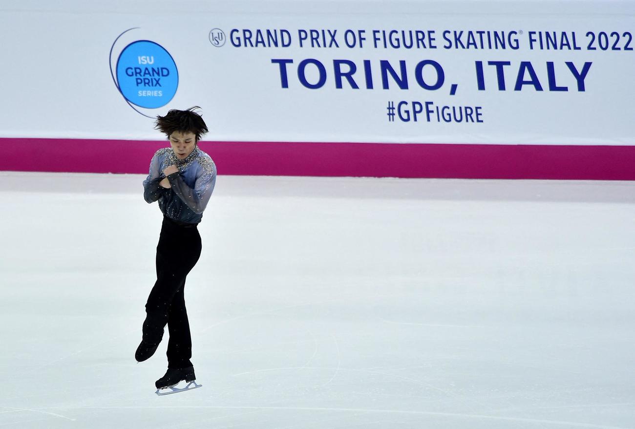 GPファイナルで初優勝した宇野昌磨の演技（ロイター）