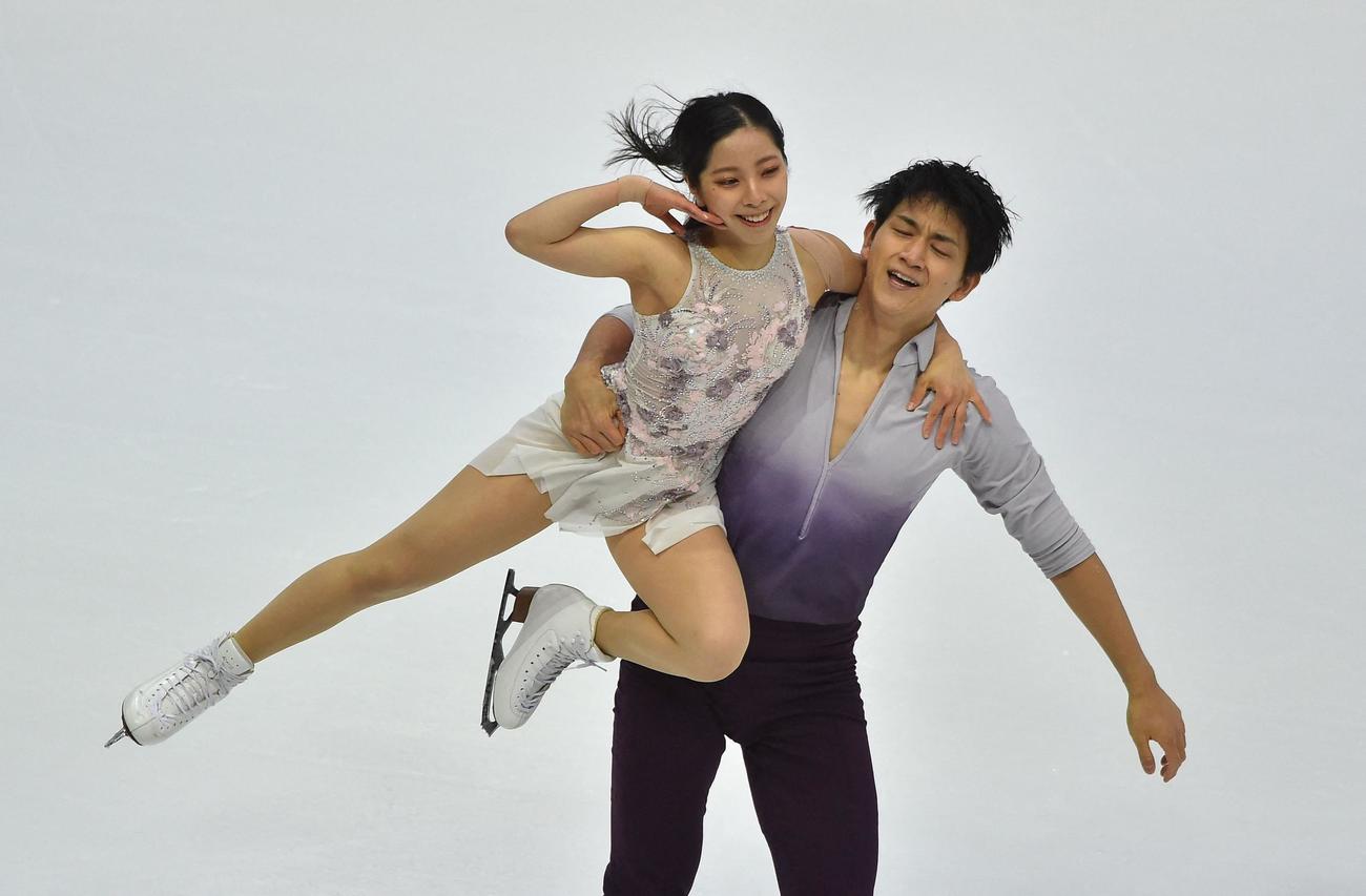 グランプリ（GP）ファイナル　ペアフリー　演技する三浦璃来＆木原龍一組（ロイター）