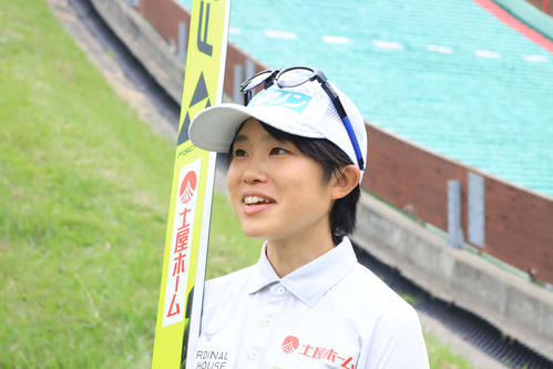ｗ杯ジャンプ 小林陵侑12位 高梨沙羅14位 日本勢女子最高は伊藤有希の13位 スポーツ写真ニュース 日刊スポーツ