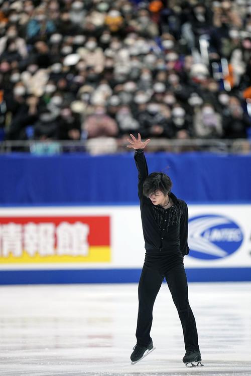 男子SP　演技する宇野昌磨（共同）