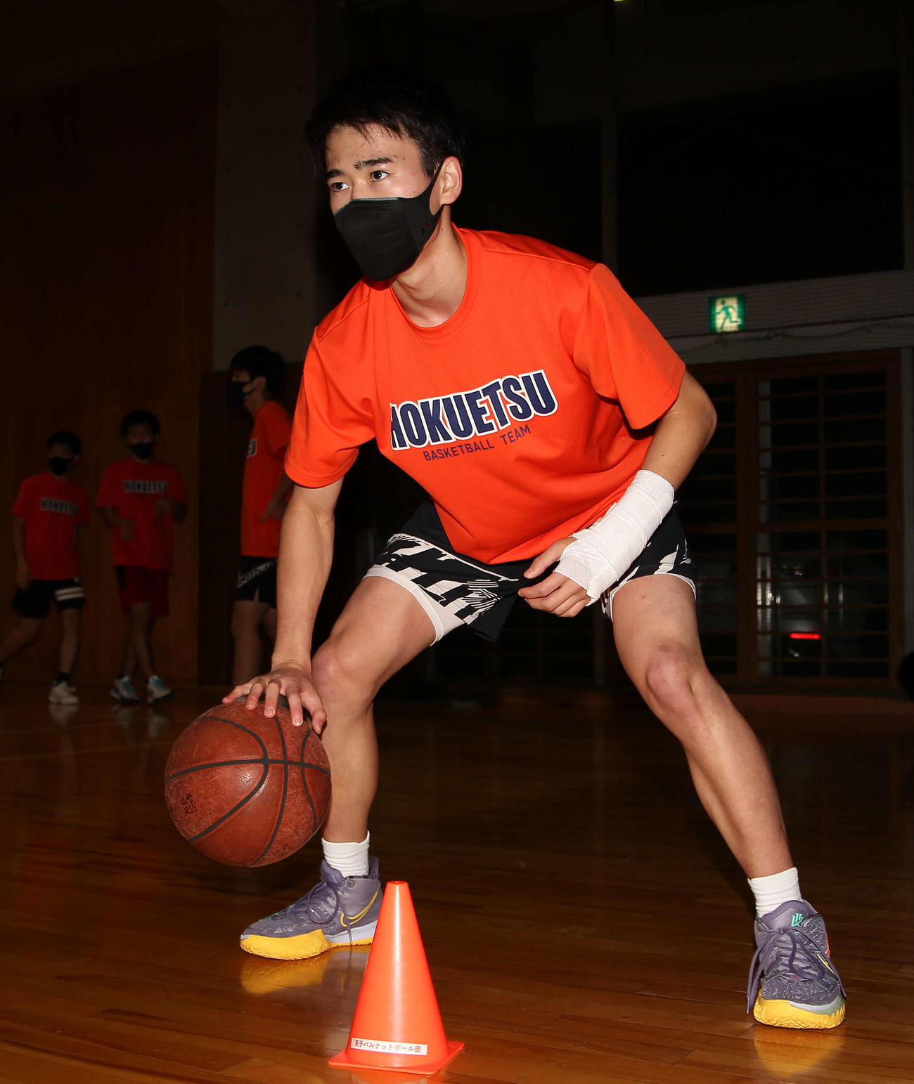 北越・岡村は熱心なリハビリに取り組む