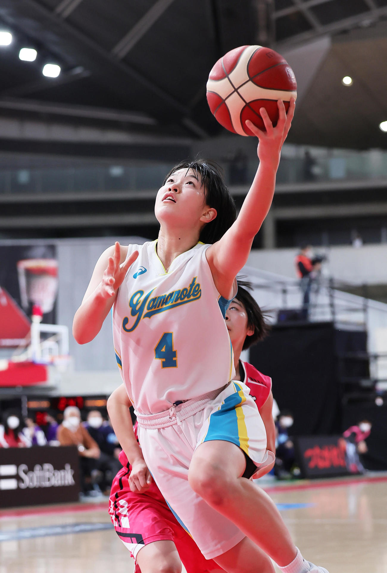 札幌山の手対済美　第1Q、シュートを決める札幌山の手・森岡（撮影・足立雅史）