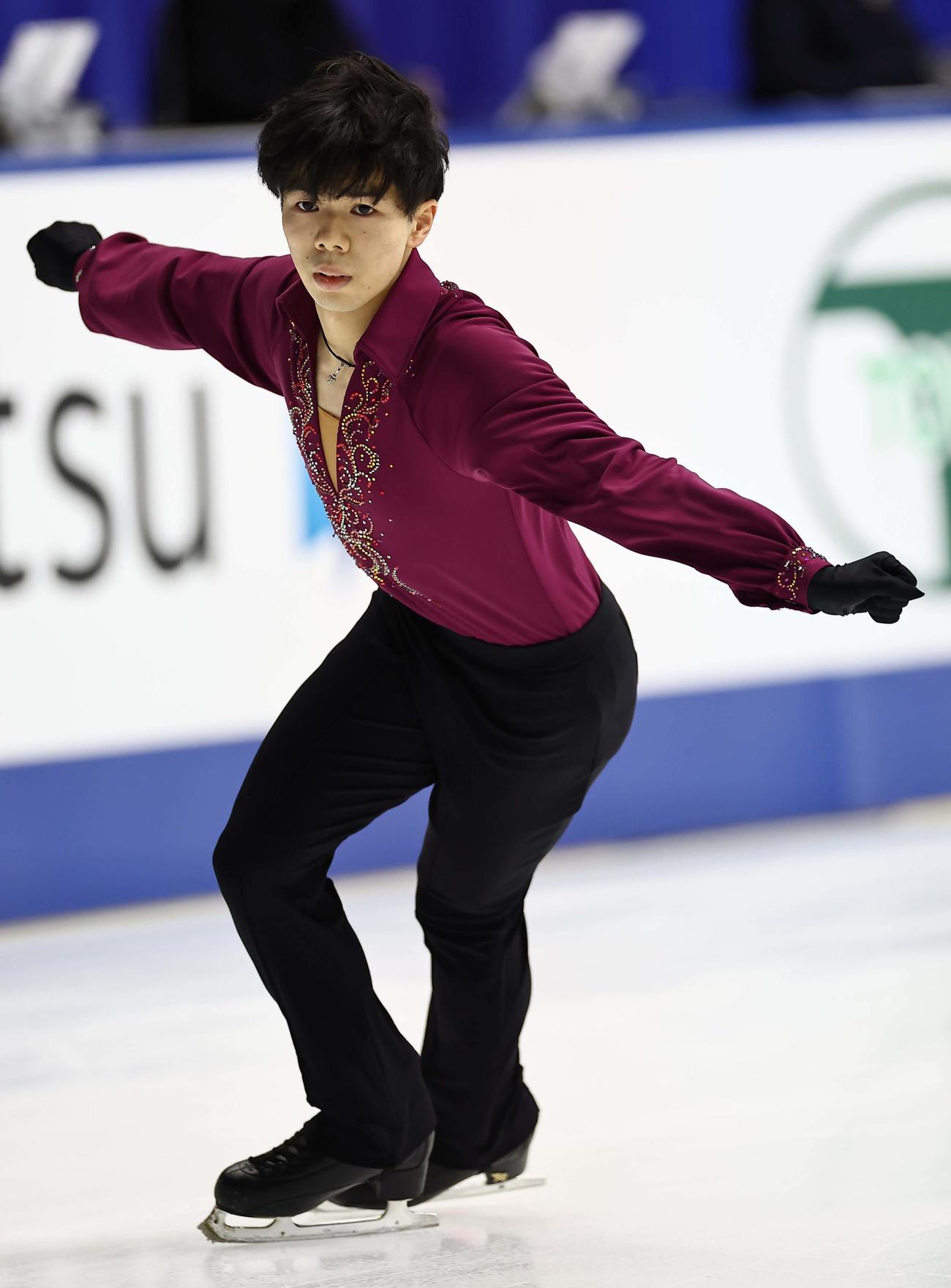 フリーの演技をする佐藤（撮影・上田博志）