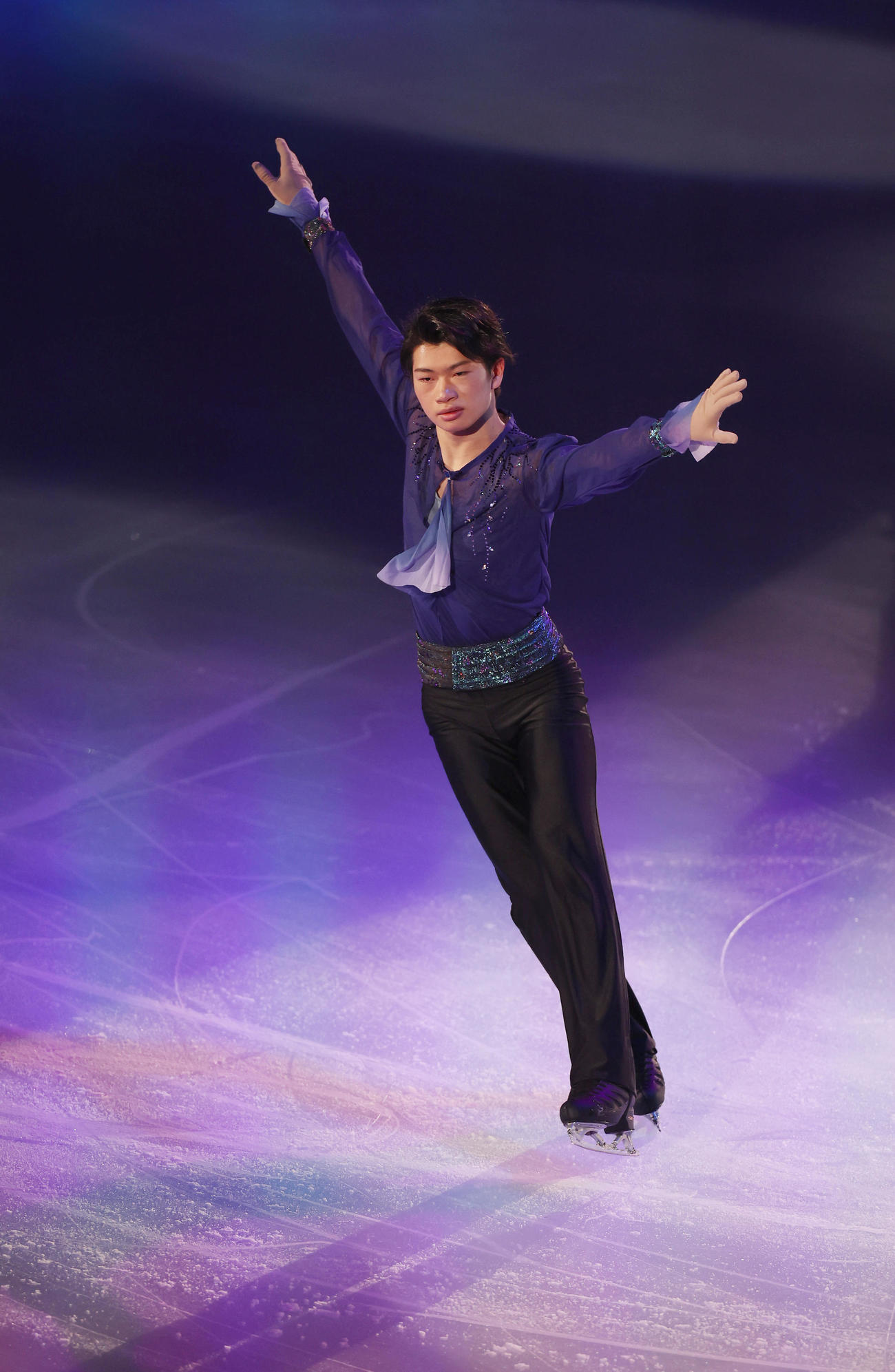 「オールジャパンメダリスト・オン・アイス2022」で演技する吉岡（撮影・前田充）