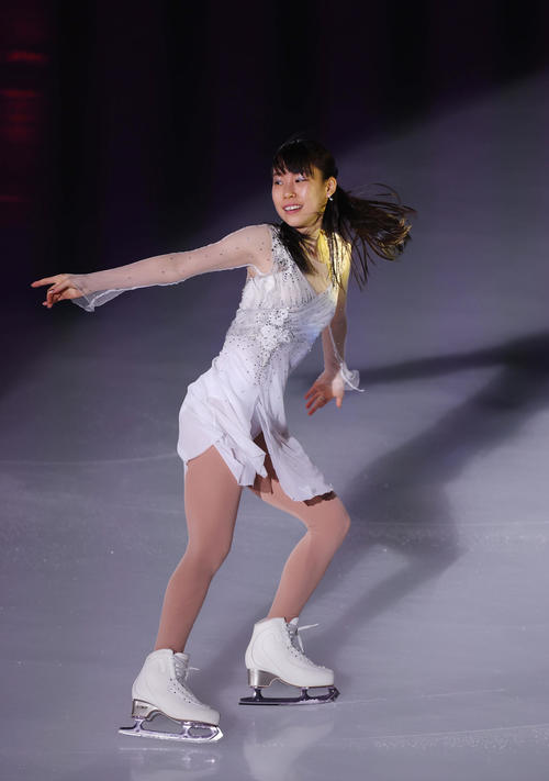 「オールジャパンメダリスト・オン・アイス2022」で演技する三原（撮影・前田充）