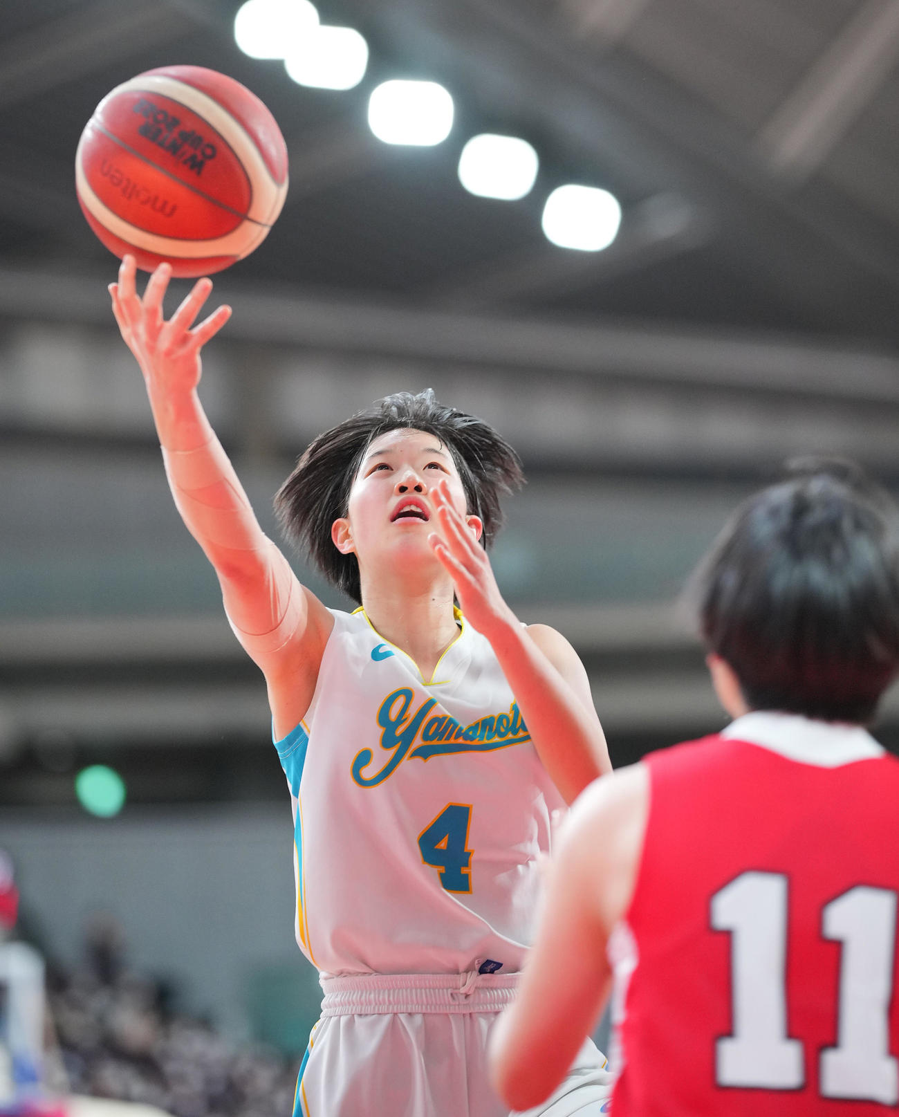 札幌山の手対千葉経大付　第1Q、シュートを放つ札幌山の手・森岡（撮影・垰建太）