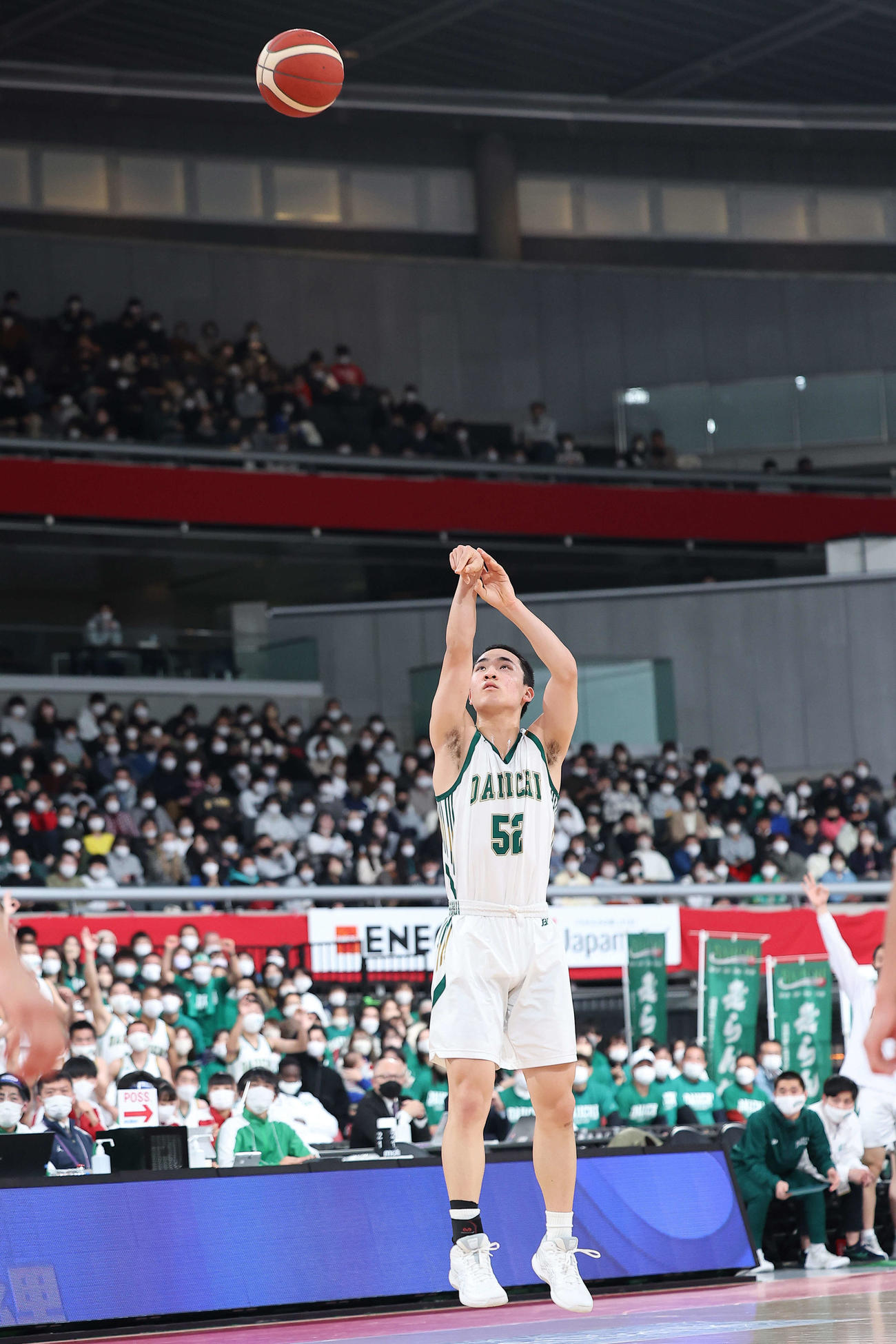 福岡第一対中部大第一　第1Q、シュートを放つ福岡第一・小田（撮影・河田真司）