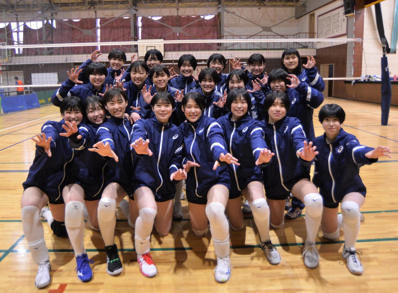 サッカー日本代表・浅野の「ジャガーポーズ」で意気込む秋田令和