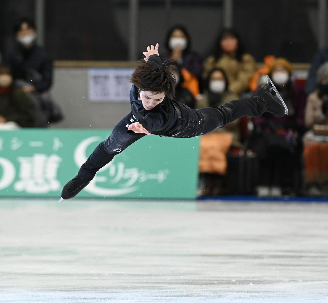 華麗な演技を披露する宇野昌磨（撮影・森本幸一）